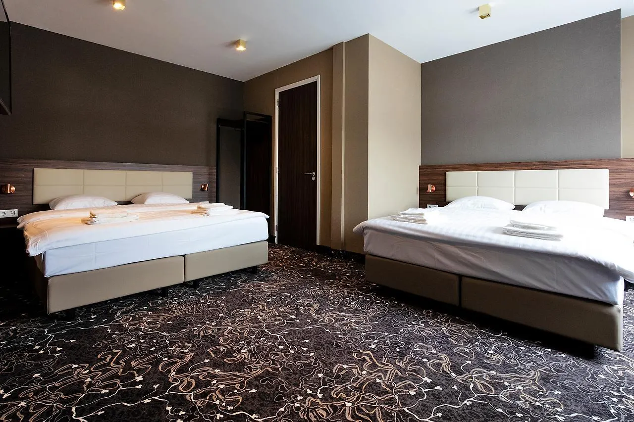 Amsterdam Lake Hotel Badhoevedorp 3*,